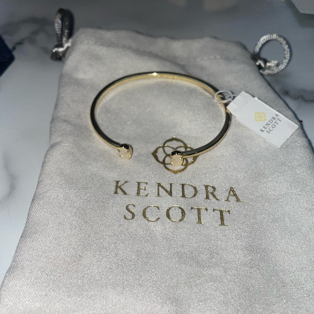 Kendra Scott bracelet